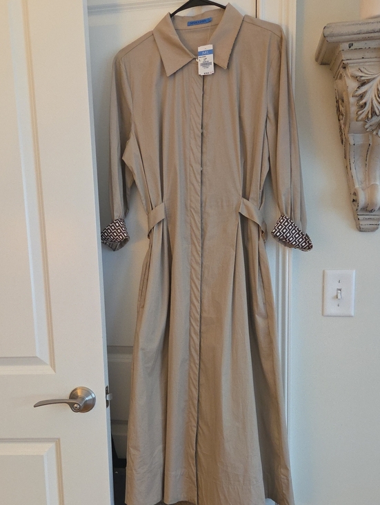 J. McLaughlin Dresses & Skirts - J McLaughlin Women's Long Beige Collared Shirt Dress with Patterned Cuff Detail
